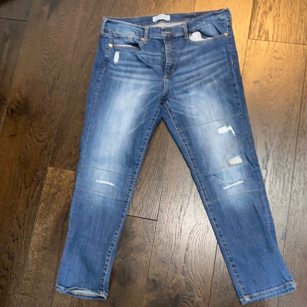 Preloved  - Banana Republic Distressed Skinny Ankle Jeans Size 32